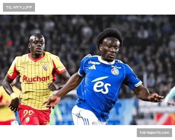 里昂2-2战平马赛，比赛末段双方各入一球